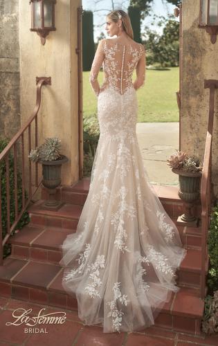 Lace wedding dress outlet with buttons down back