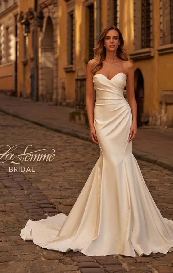 Picture of: Sophisticated Strapless Sweetheart Satin Wedding Dress in ivory, Style: B1438, Detail Picture 4, Landscape