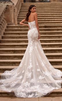 Picture of: Strapless Chic Lace Wedding Dress with Bustier Illusion Bodice in WIINI, Style: B1349, Main Picture